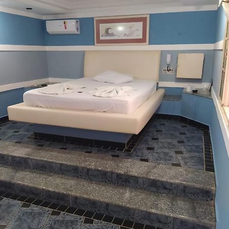 Bhaus Motel มารีเลีย ภายนอก รูปภาพ